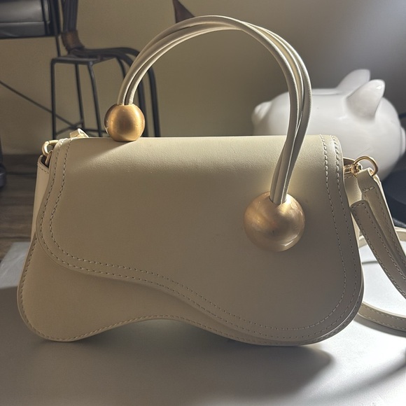 Cult Gaia Kazia Beaded LEATHER Top-Handle Bag - Picture 3 of 9